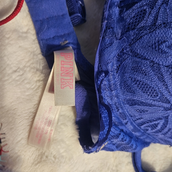 2 Victoria Secret / pink push up bras - Picture 2 of 3